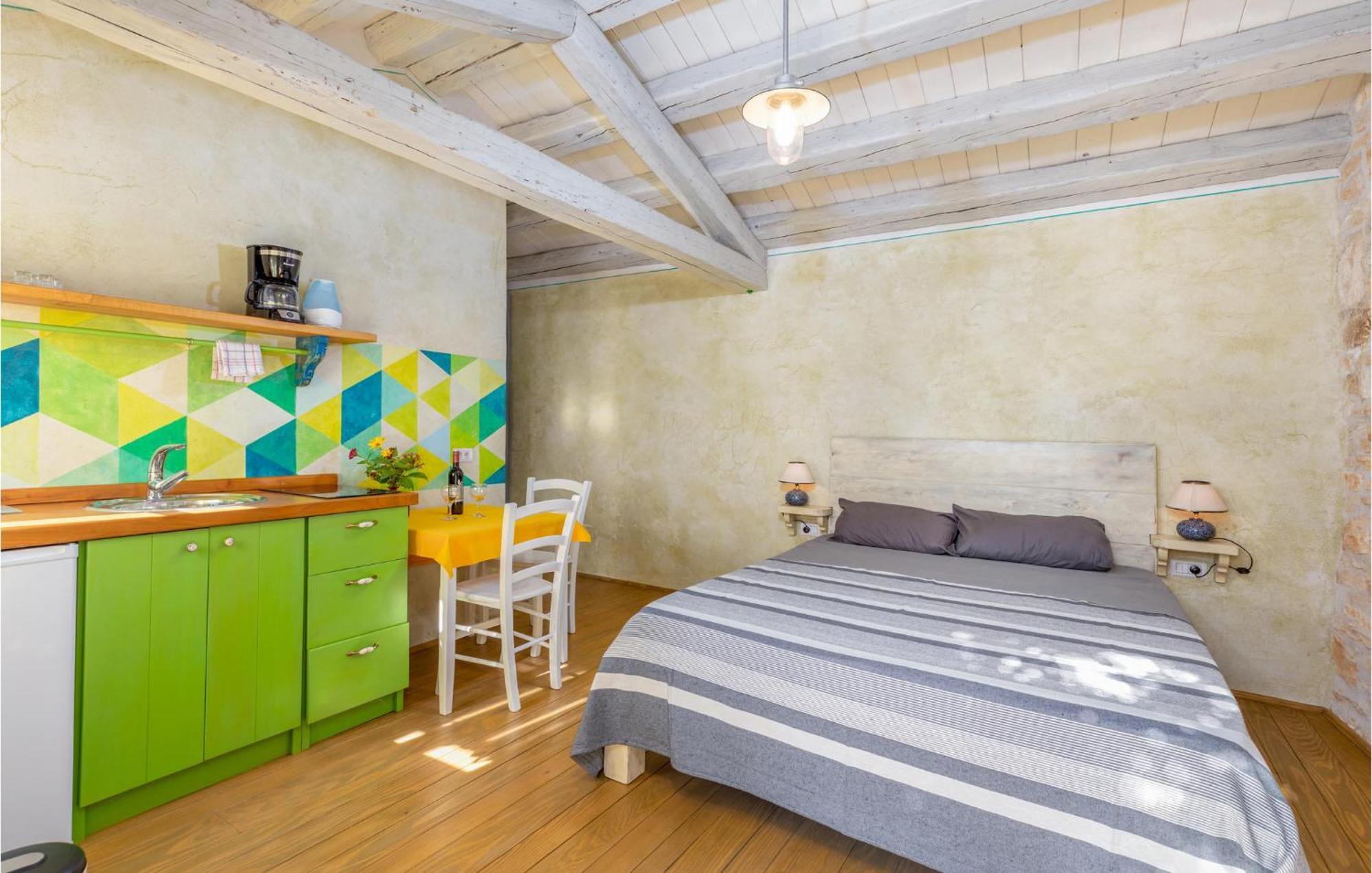 Awesome Apartment In Zminj Екстер'єр фото